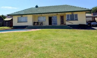 House For Sale in Ocean View, Durban